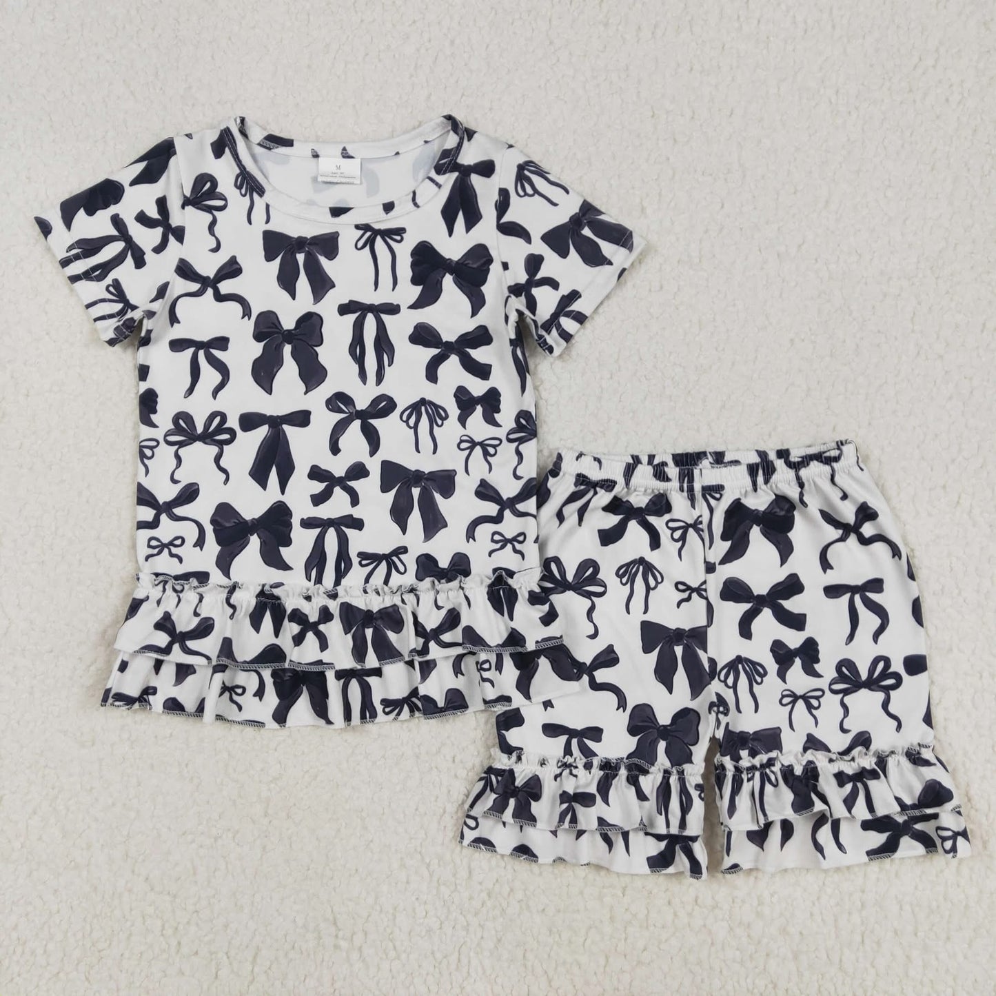 Bows & ruffles