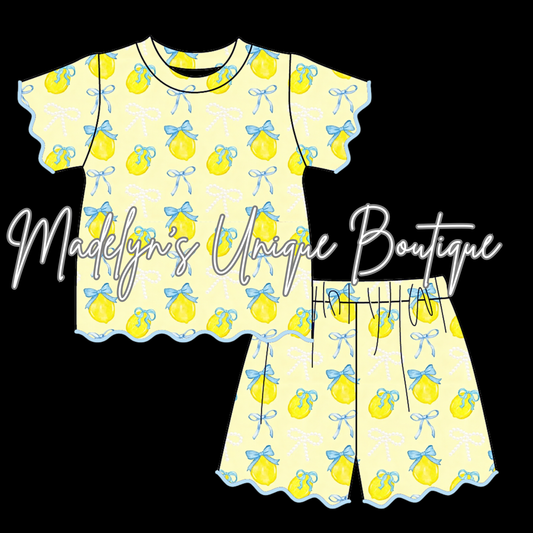 Girls scalloped short set