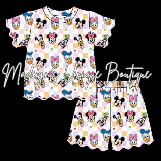 Girls scalloped short set