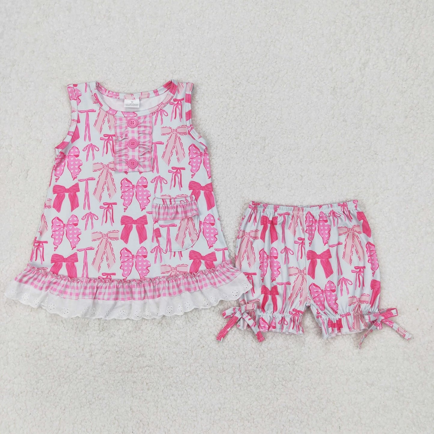 Pink bows and lace