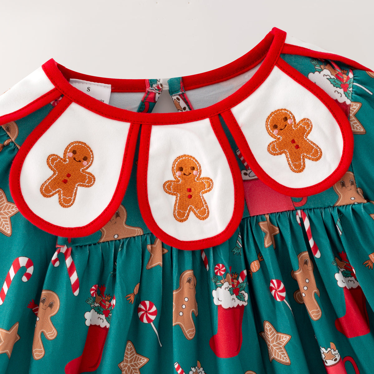 Christmas petal collar