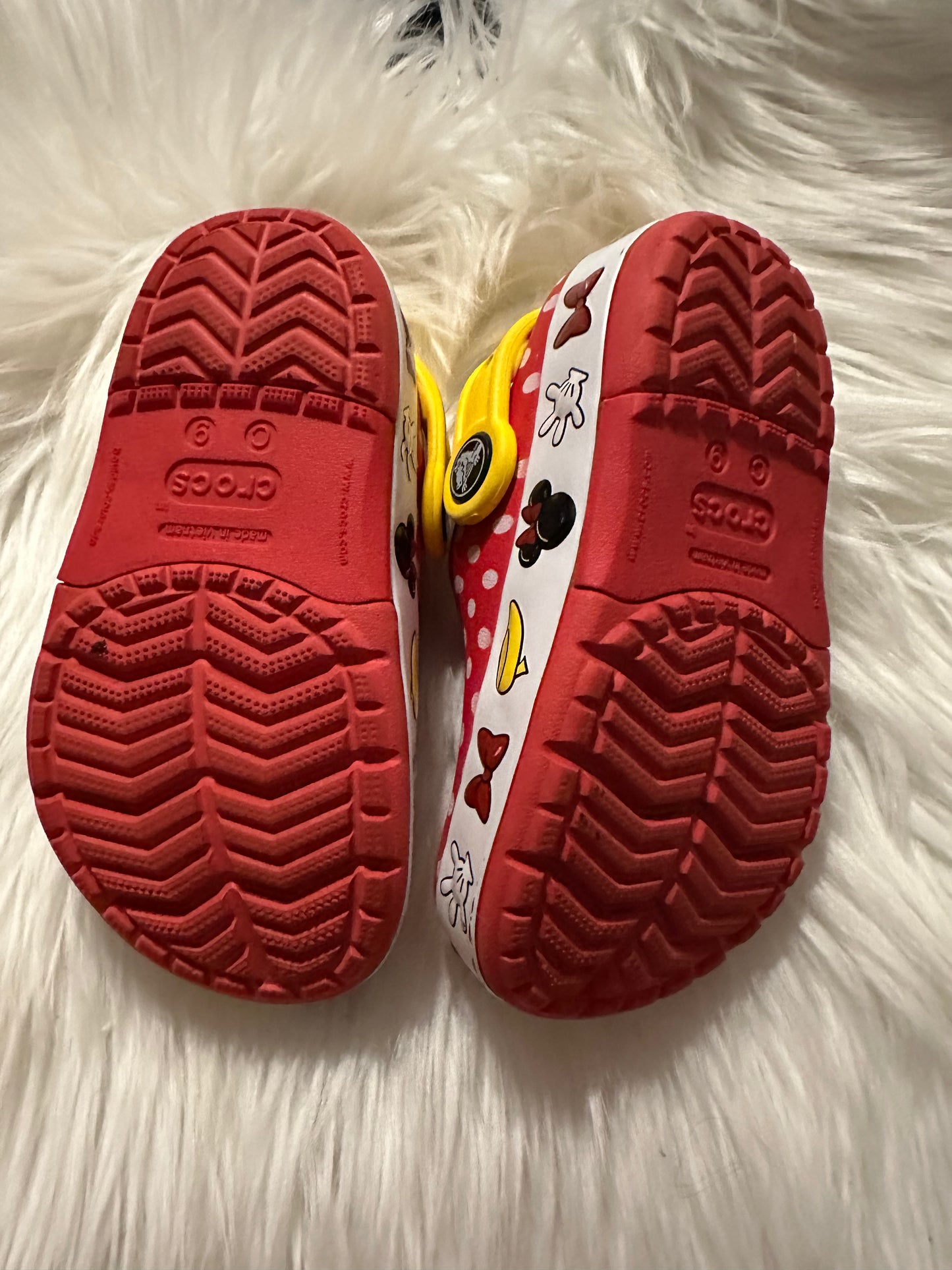 size 9 in great condition- light up shoes