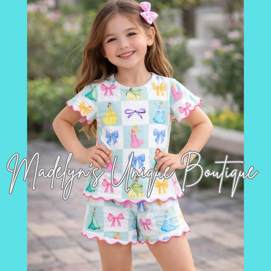 Girls scalloped short set